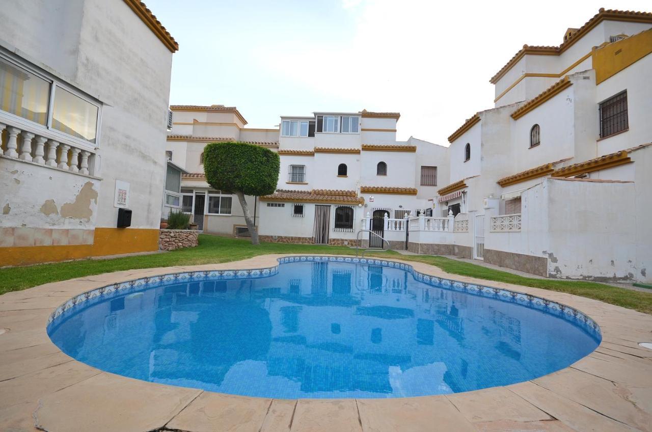 Vila Agradable Adosado Con Piscina, Duchas Hidromasaje Torrevieja Exteriér fotografie